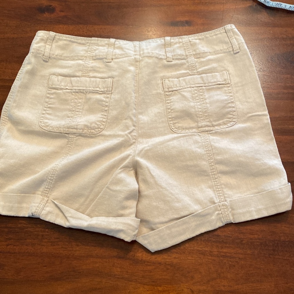 Khaki Sonoma shorts. Cotton/Linen blend. Size 8. - Picture 2 of 7